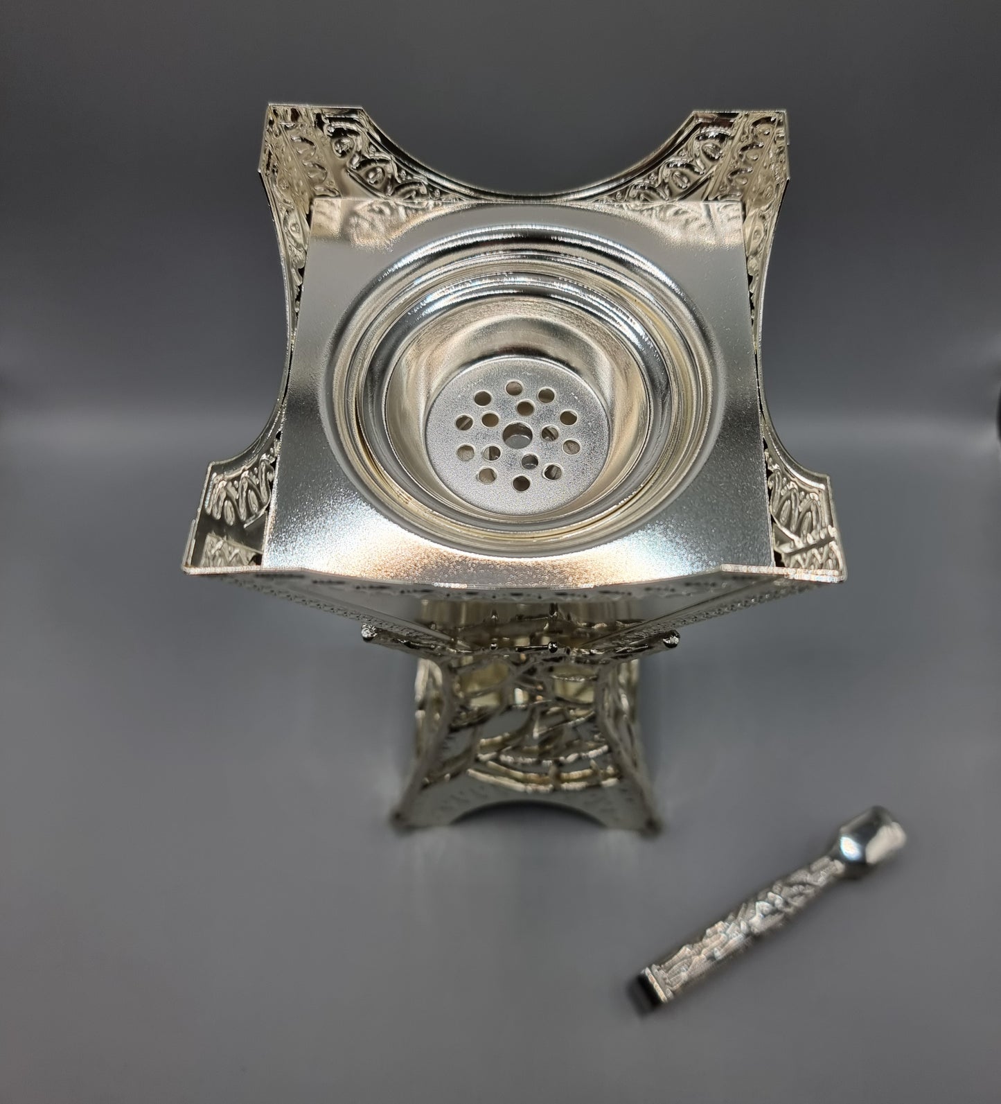 Encensoir en métal – 21x10 cm – Encens (woussoulan - thiouraye / bakhoor, cônes & résines) + pince